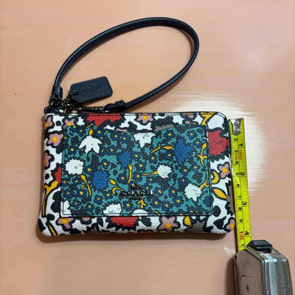 Coach Mixed Yankee Floral Wristlet Clutch - Picture 7 of 7